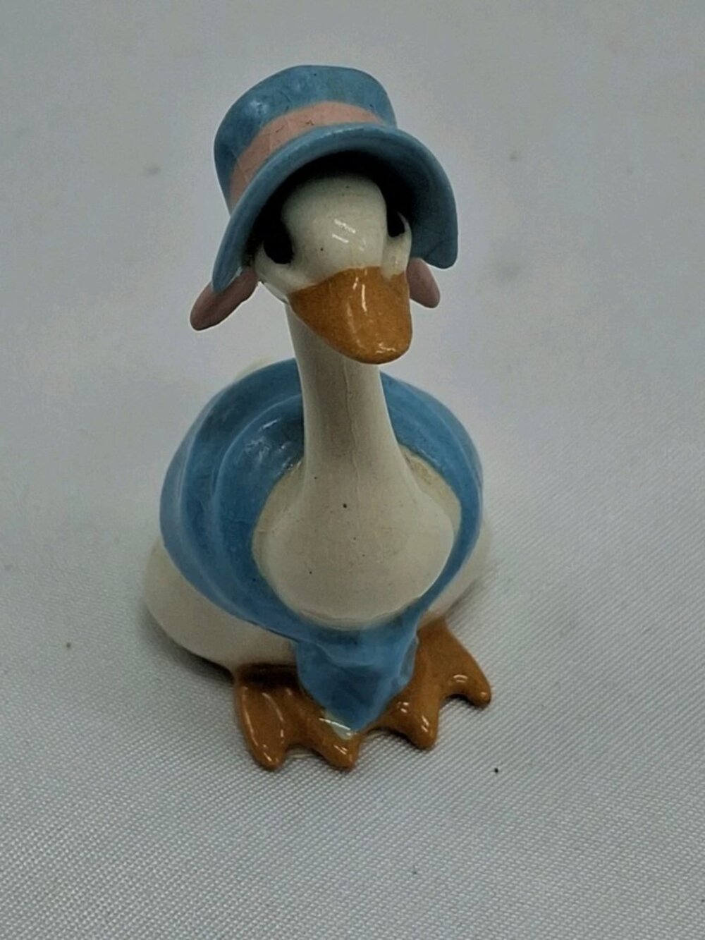 VTG Hagen Renaker Mother Goose Bird Blue Hat Shawl Porcelain Figurine Miniature